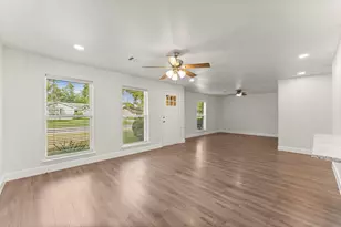 4135 Hill Oak Dr, Houston, TX 77092 - Photo 9