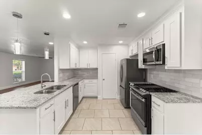 4135 Hill Oak Drive, Houston, TX 77092 - Photo 13