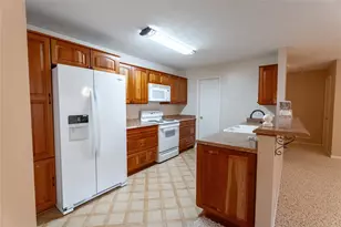 8051 Bay Branch Dr, The Woodlands, TX 77382 - Photo 5
