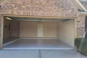 2411 Linden Bluff Ct, Sugar Land, TX 77479 - Photo 3