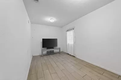 8029 Tareyton Lane, Houston, TX 77075 - Photo 9