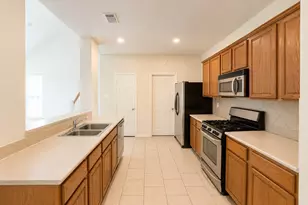 2005 Creek Run Dr, Pearland, TX 77584 - Photo 7