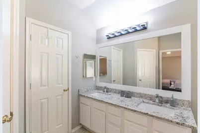 46 S Wynnoak Circle, The Woodlands, TX 77382 - Photo 15