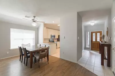 46 S Wynnoak Circle, The Woodlands, TX 77382 - Photo 3