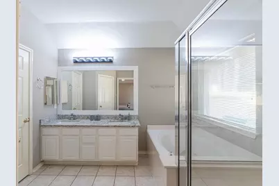 46 S Wynnoak Circle, The Woodlands, TX 77382 - Photo 9