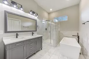 6707 Parker Oaks Ln, Houston, TX 77076 - Photo 17