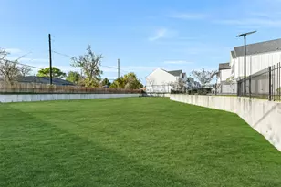 6707 Parker Oaks Ln, Houston, TX 77076 - Photo 29