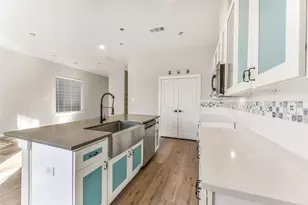 6707 Parker Oaks Ln, Houston, TX 77076 - Photo 11