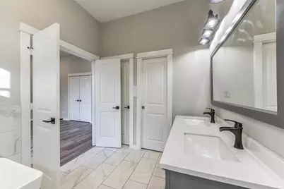 6707 Parker Oaks Lane, Houston, TX 77076 - Photo 19