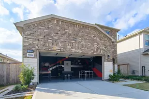 15235 Canyon Rapids Rd, Conroe, TX 77302 - Photo 3