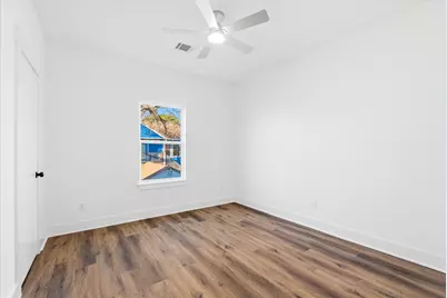 214 S Y Street, La Porte, TX 77571 - Photo 9