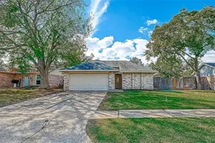 16938 Enchanted Cir E, Sugar Land, TX 77498 - Photo 1