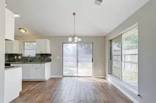 16938 Enchanted Cir E, Sugar Land, TX 77498 - Photo 9