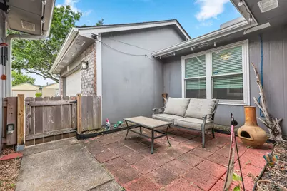 10915 Pecan Drive, La Porte, TX 77571 - Photo 5