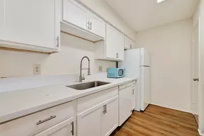 10555 Turtlewood Court #511, Houston, TX 77072 - Photo 7