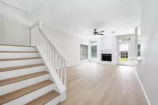 4718 Sunshine Dr, Sugar Land, TX 77479 - Photo 3
