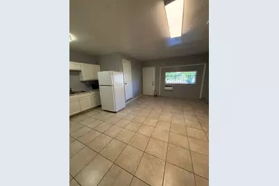 538 Glenvale Drive #B, Houston, TX 77060 - Photo 3