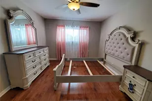 5206 Arboles Dr, Houston, TX 77035 - Photo 11