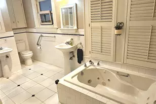 2046 W Main St, Houston, TX 77098 - Photo 15