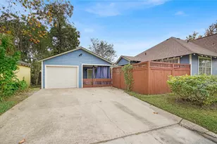 114 W Lobit St, Baytown, TX 77520 - Photo 11