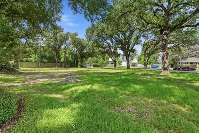 6235 Queenswood Lane, Houston, TX 77008 - Photo 3