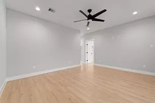 6480 T C Jester Blvd, Houston, TX 77007 - Photo 7