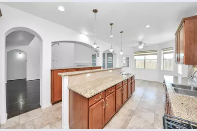 207 Carlie Way, Stafford, TX 77477 - Photo 9