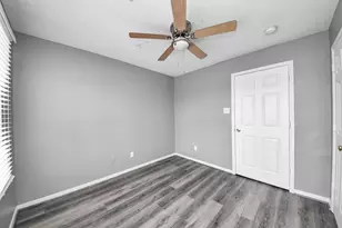 8126 Jutland Rd, Houston, TX 77033 - Photo 31