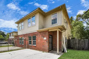 8126 Jutland Rd, Houston, TX 77033 - Photo 9