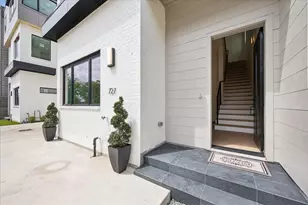 729 W 21st St, Houston, TX 77008 - Photo 5