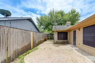 10727 Sagewillow Ln, Houston, TX 77089 - Photo 9