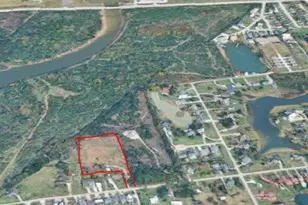 2884 Broadway St, Dickinson, TX 77539 - Photo 1