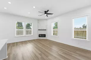 6128 Endeavor Heights Rd, Houston, TX 77091 - Photo 9