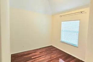 9610 Knights Station Dr, Houston, TX 77045 - Photo 9