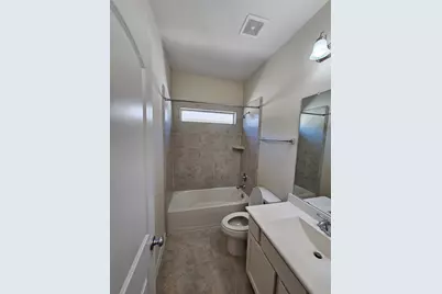 9610 Knights Station Drive, Houston, TX 77045 - Photo 11