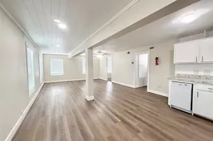 414 Murex St, Freeport, TX 77541 - Photo 3