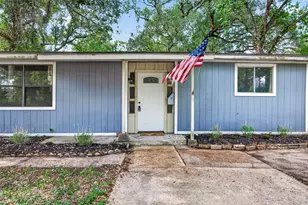 804 Azalea St, Lake Jackson, TX 77566 - Photo 1