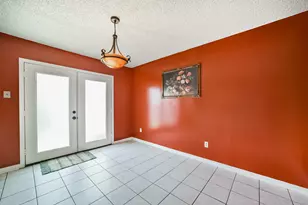 9345 Westwood Village Dr, Houston, TX 77036 - Photo 7