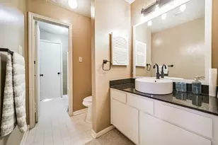 9345 Westwood Village Dr, Houston, TX 77036 - Photo 17