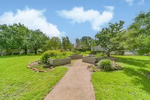 9345 Westwood Village Dr, Houston, TX 77036 - Photo 29