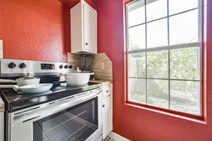 9345 Westwood Village Dr, Houston, TX 77036 - Photo 11