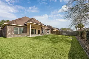 219 Village Dr, Sealy, TX 77474 - Photo 5