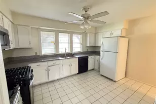 16402 Cavendish Dr, Houston, TX 77059 - Photo 9