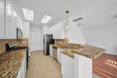 35 Ledgestone Place, The Woodlands, TX 77382 - Photo 11