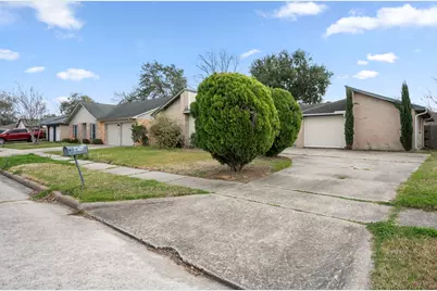 2327 Colonial Ridge Drive, Friendswood, TX 77546 - Photo 7