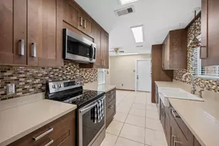 2327 Colonial Ridge Dr, Friendswood, TX 77546 - Photo 1