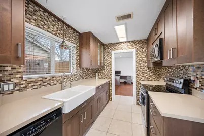 2327 Colonial Ridge Drive, Friendswood, TX 77546 - Photo 3