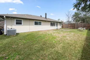 2327 Colonial Ridge Dr, Friendswood, TX 77546 - Photo 27