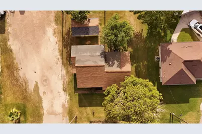 910 Brockman Street, Clute, TX 77531 - Photo 27