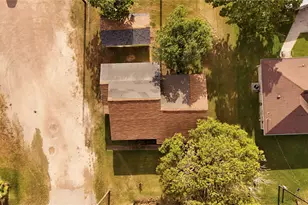 910 Brockman St, Clute, TX 77531 - Photo 27